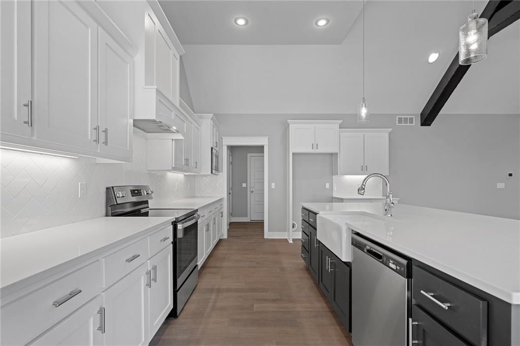 6111 Lewis Drive — photo 11