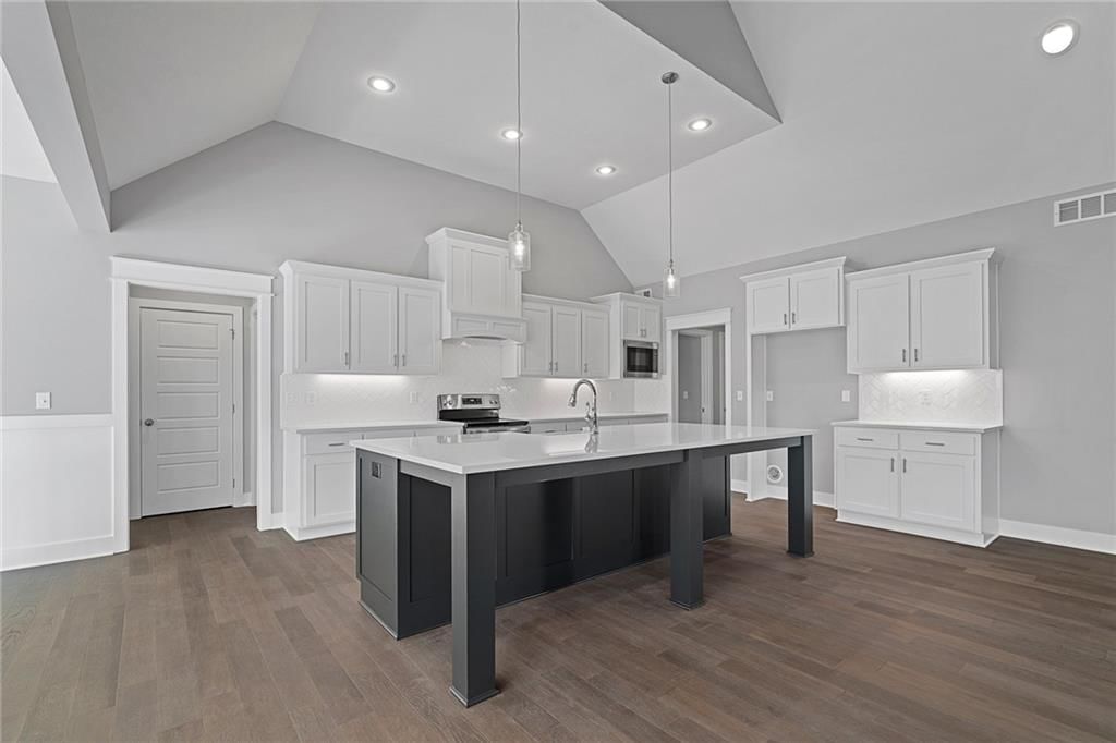 6111 Lewis Drive — photo 9