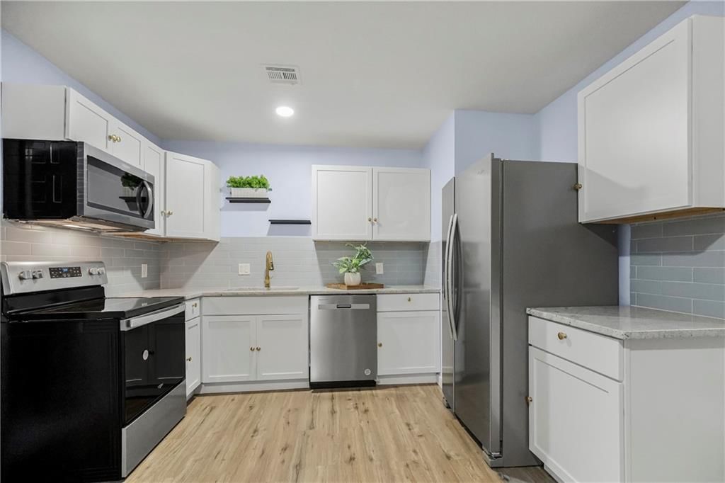 11320 Herrick Avenue — photo 11