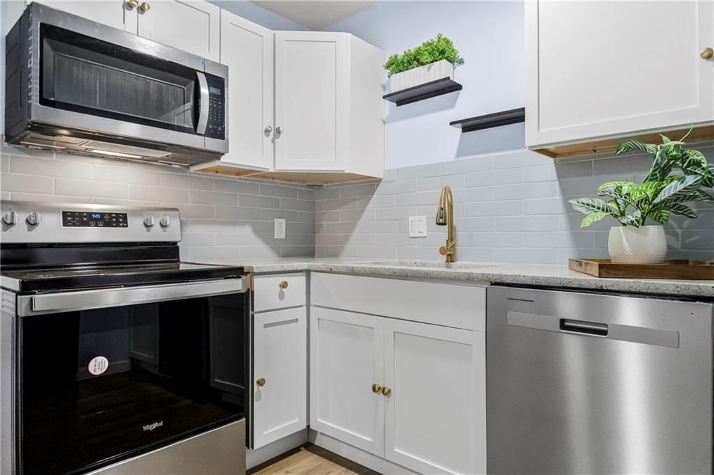 11320 Herrick Avenue — photo 12