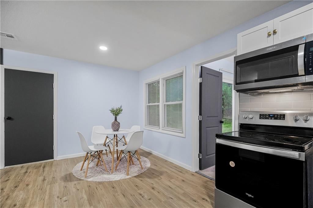 11320 Herrick Avenue — photo 13