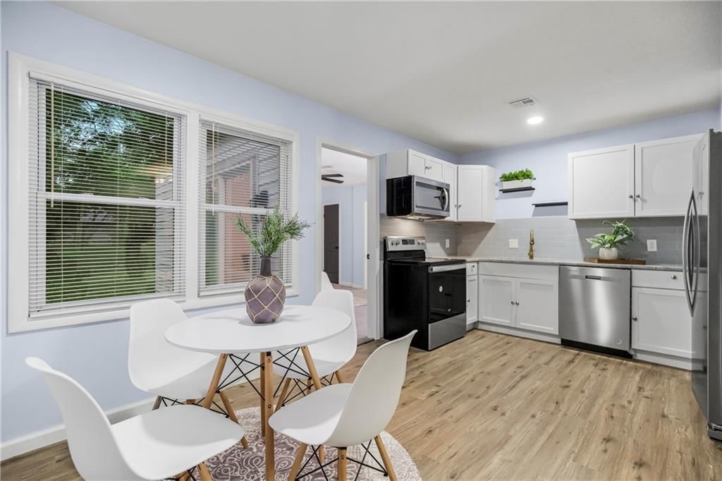 11320 Herrick Avenue — photo 8
