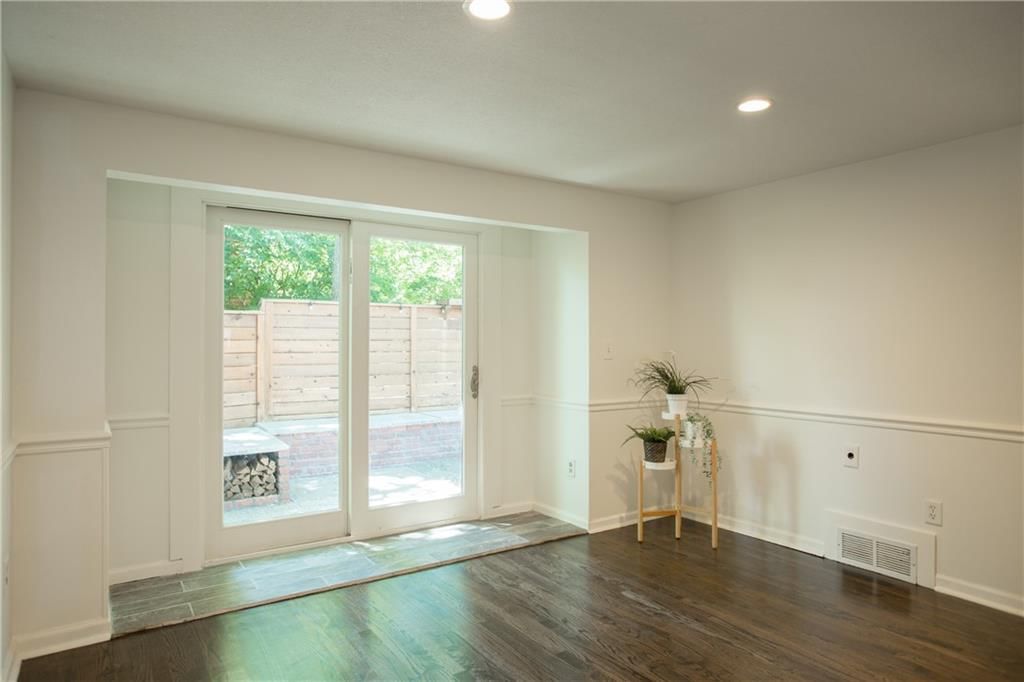 612 E 66th Street — photo 16