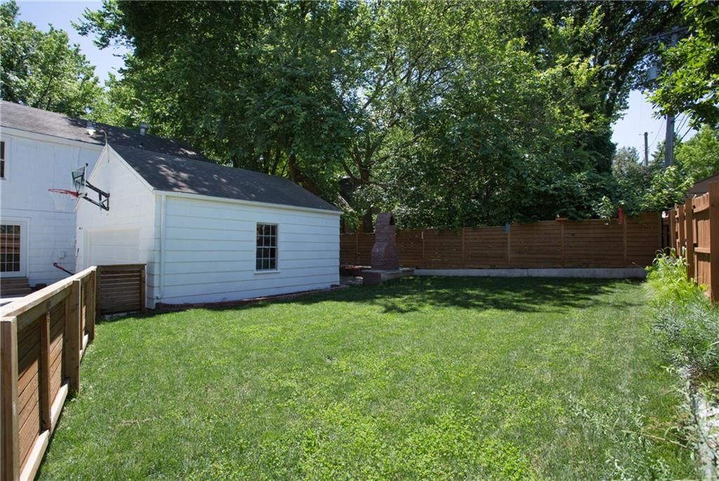 612 E 66th Street — photo 33
