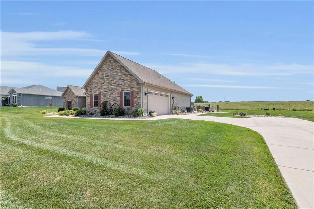 301 Golden Eagle Lane — photo 3