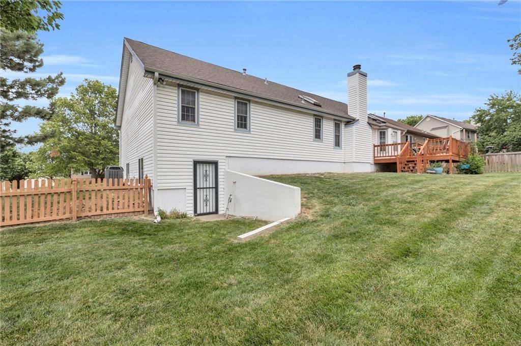 22609 W 53rd Terrace — photo 31