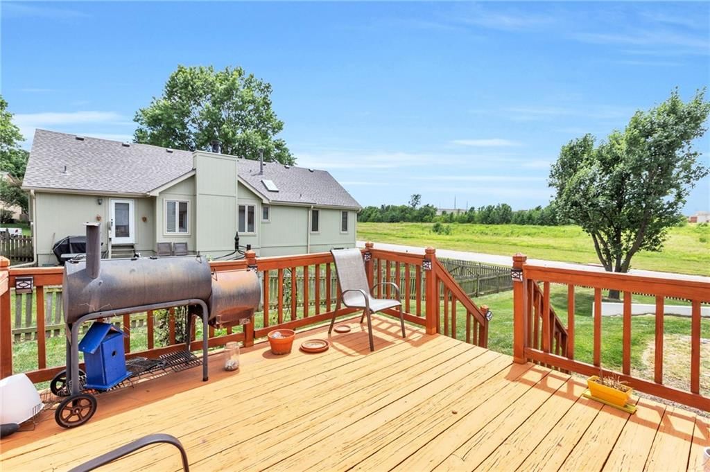 22609 W 53rd Terrace — photo 33