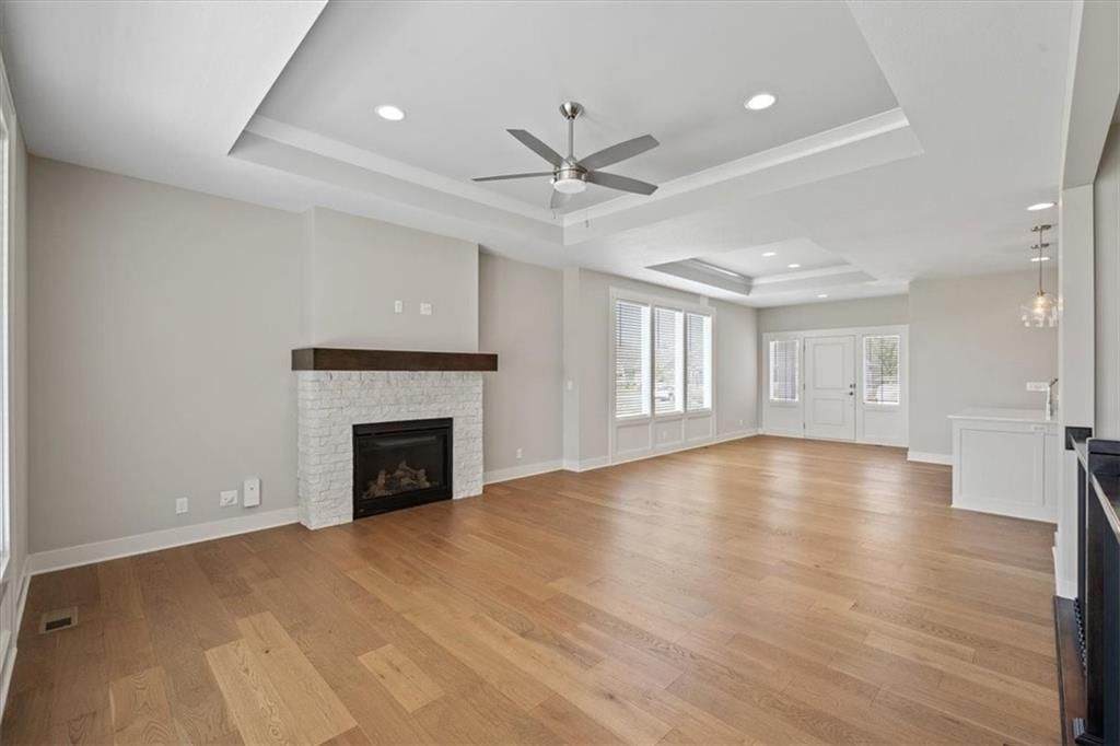 21853 W 82nd Terrace — photo 5