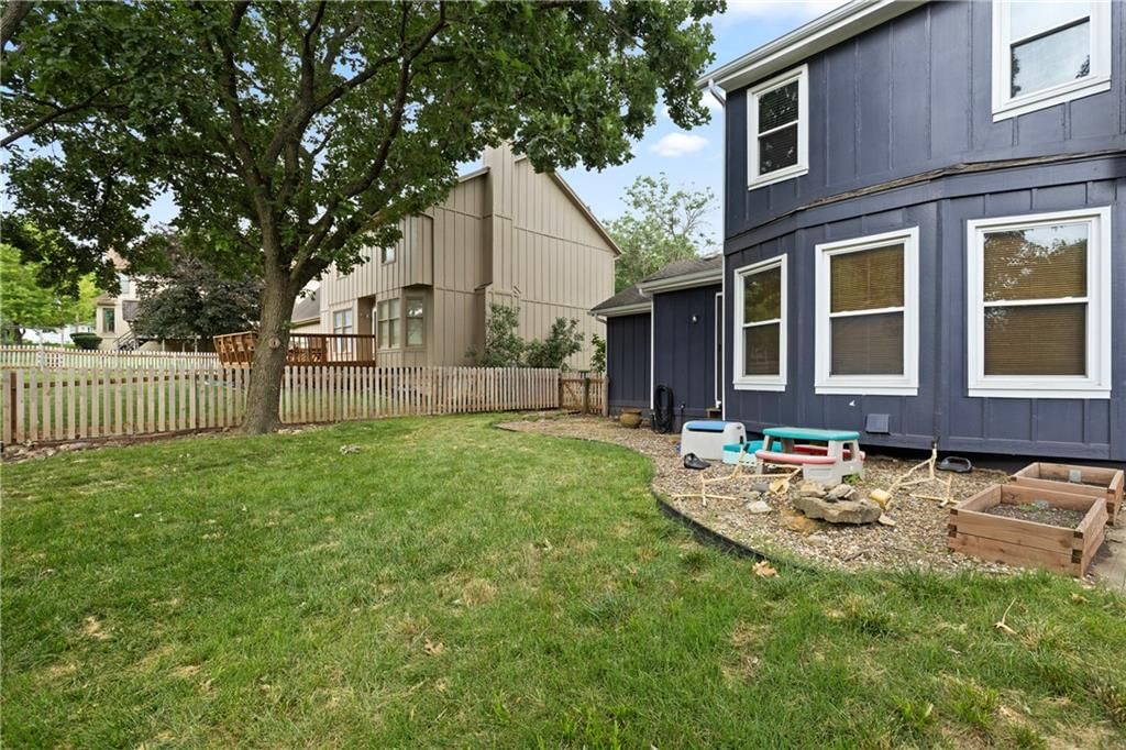 9800 W 115th Terrace — photo 35