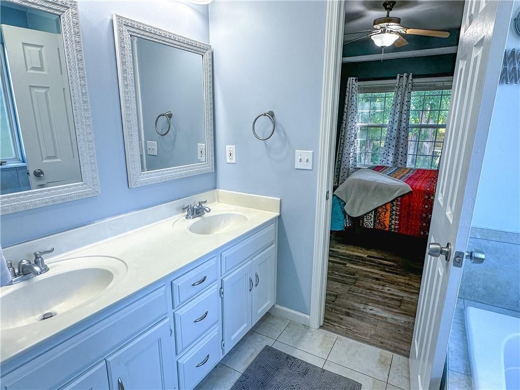 716 SE JAMES Circle — photo 16