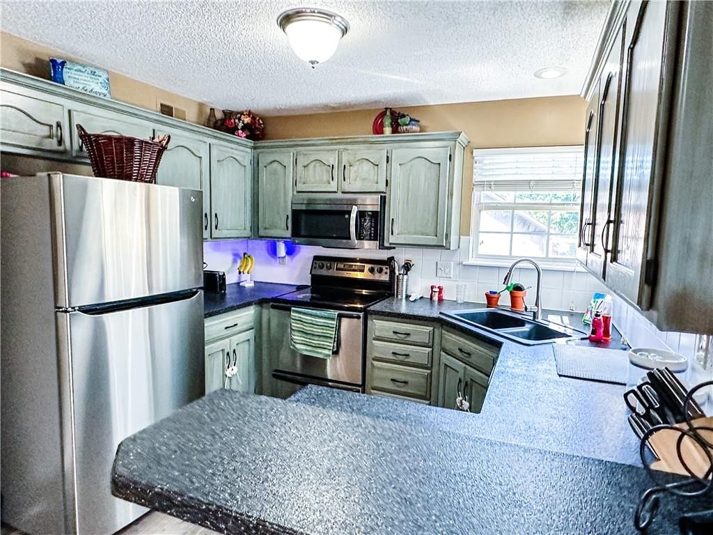 716 SE JAMES Circle — photo 10