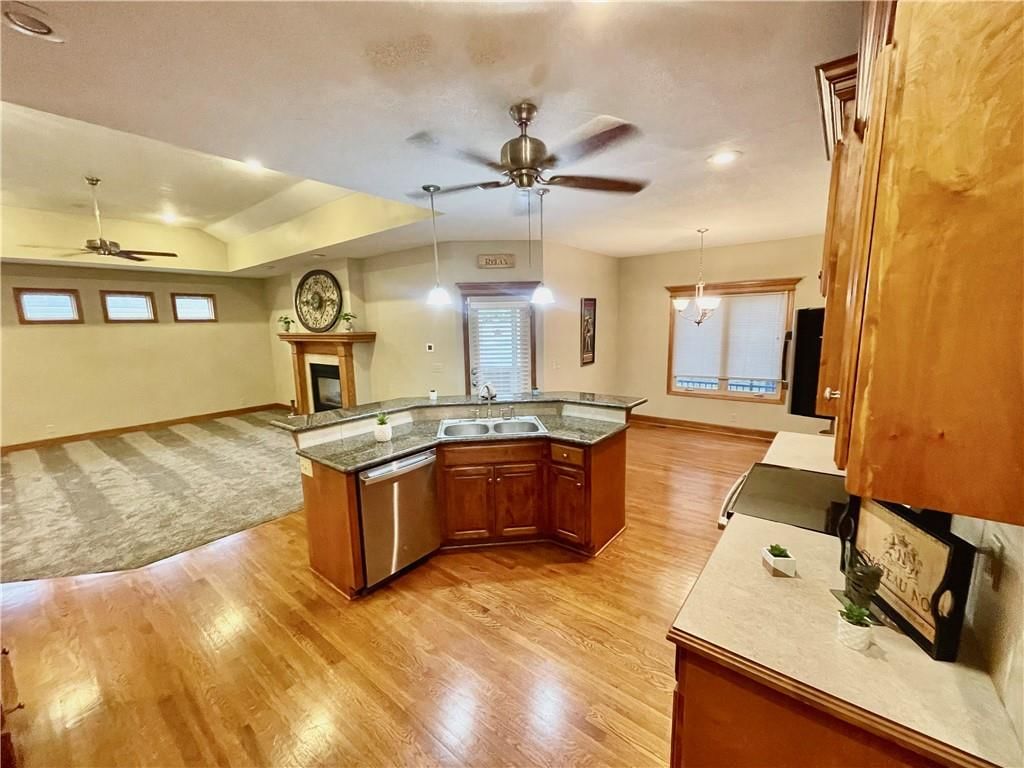 800 NW Cedar Lane — photo 16
