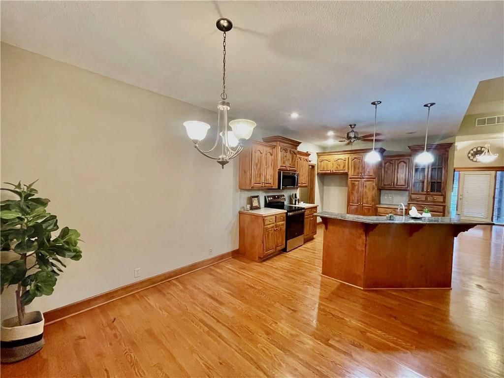 800 NW Cedar Lane — photo 18