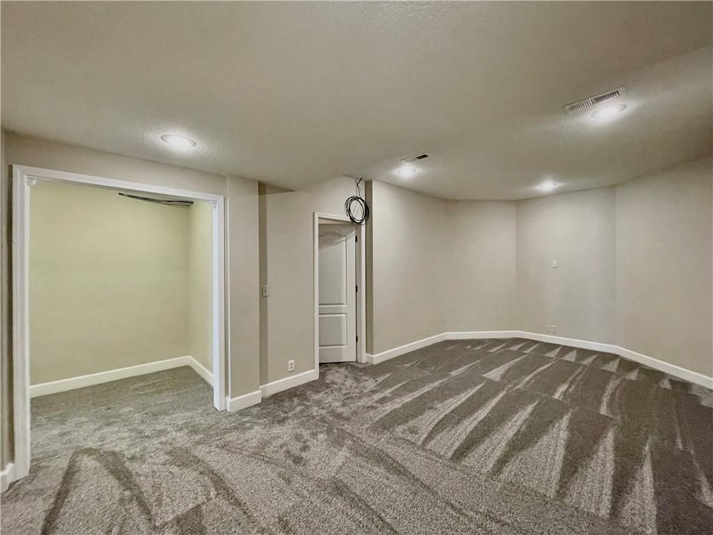 800 NW Cedar Lane — photo 48