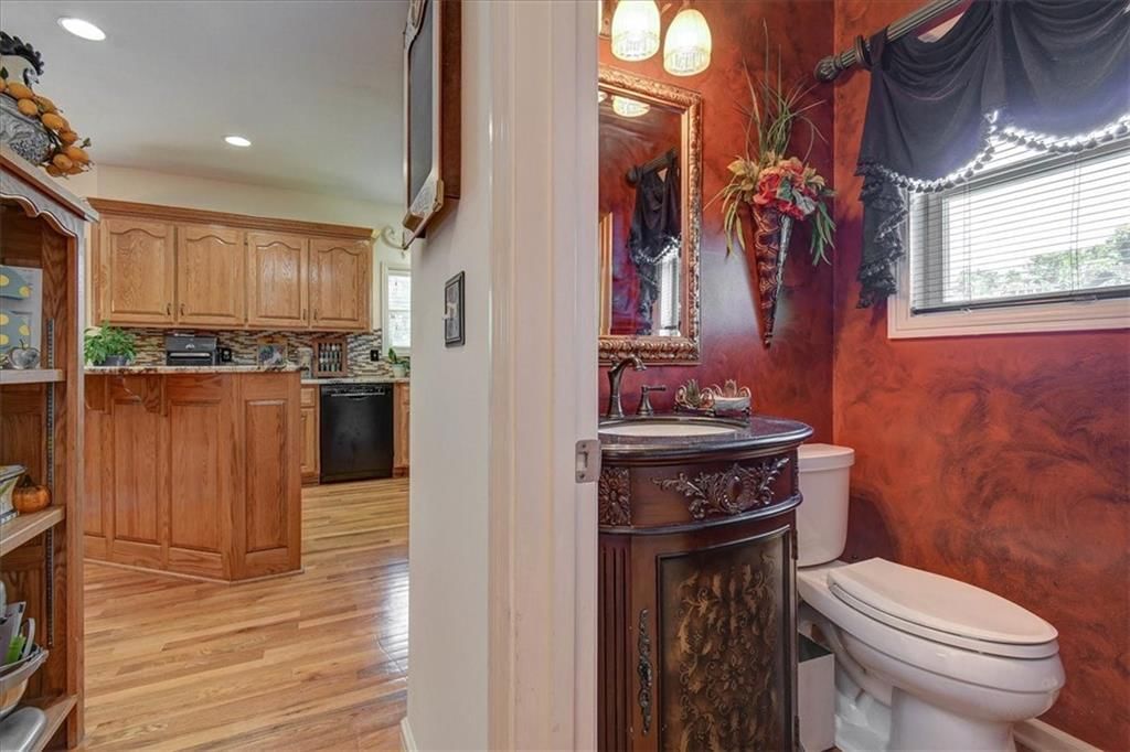 804 NE Carousel Lane — photo 14