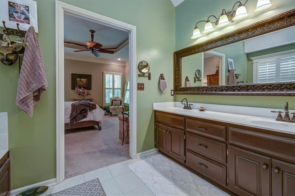 804 NE Carousel Lane — photo 17