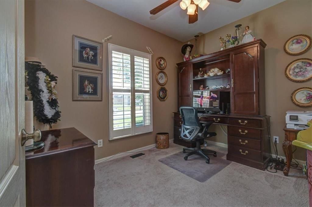 804 NE Carousel Lane — photo 19