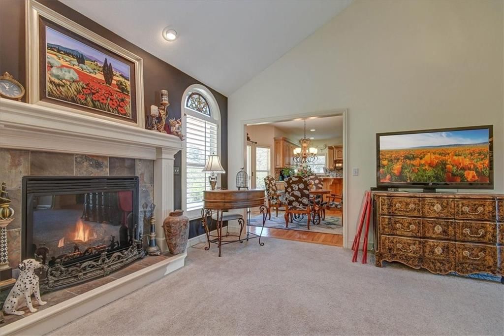 804 NE Carousel Lane — photo 8