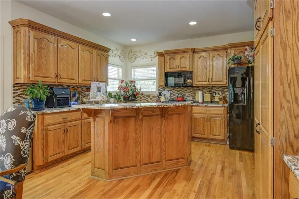 804 NE Carousel Lane — photo 10