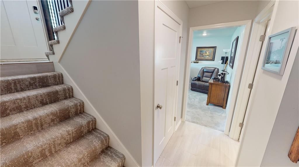 912 NW Lindenwood Drive — photo 25