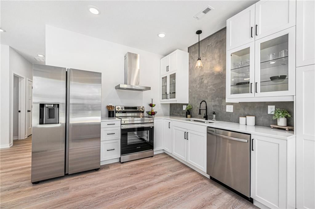 312 Martin Avenue — photo 13