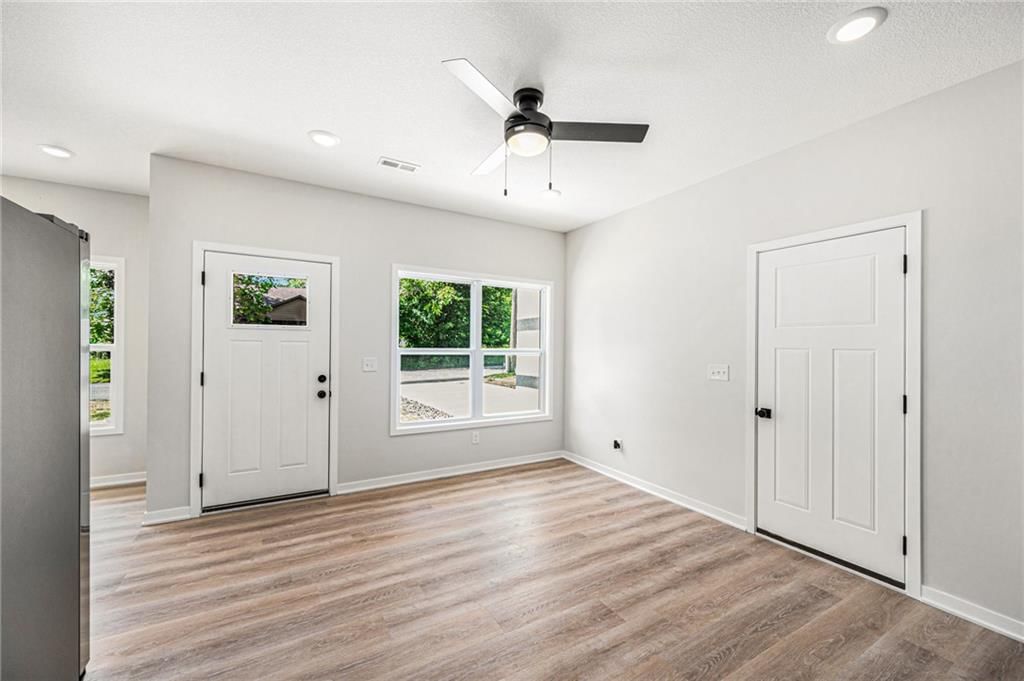 312 Martin Avenue — photo 9