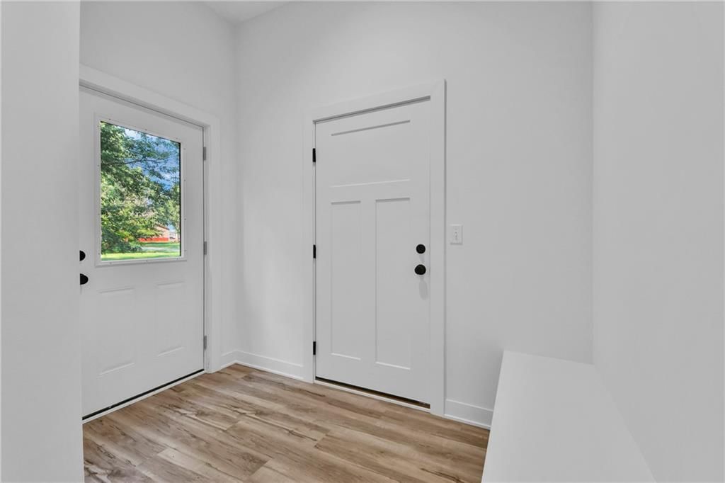 200 N Pine Street — photo 20