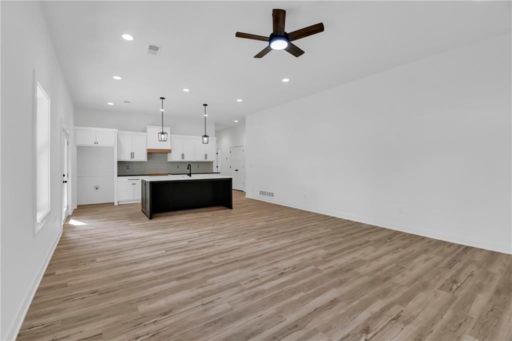 200 N Pine Street — photo 7