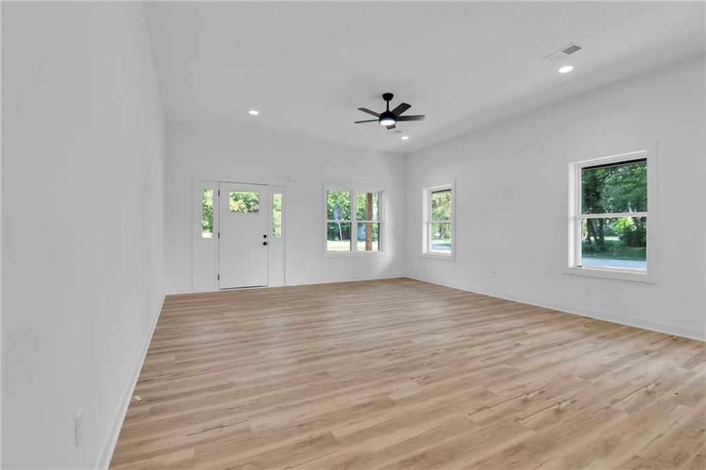 200 N Pine Street — photo 10