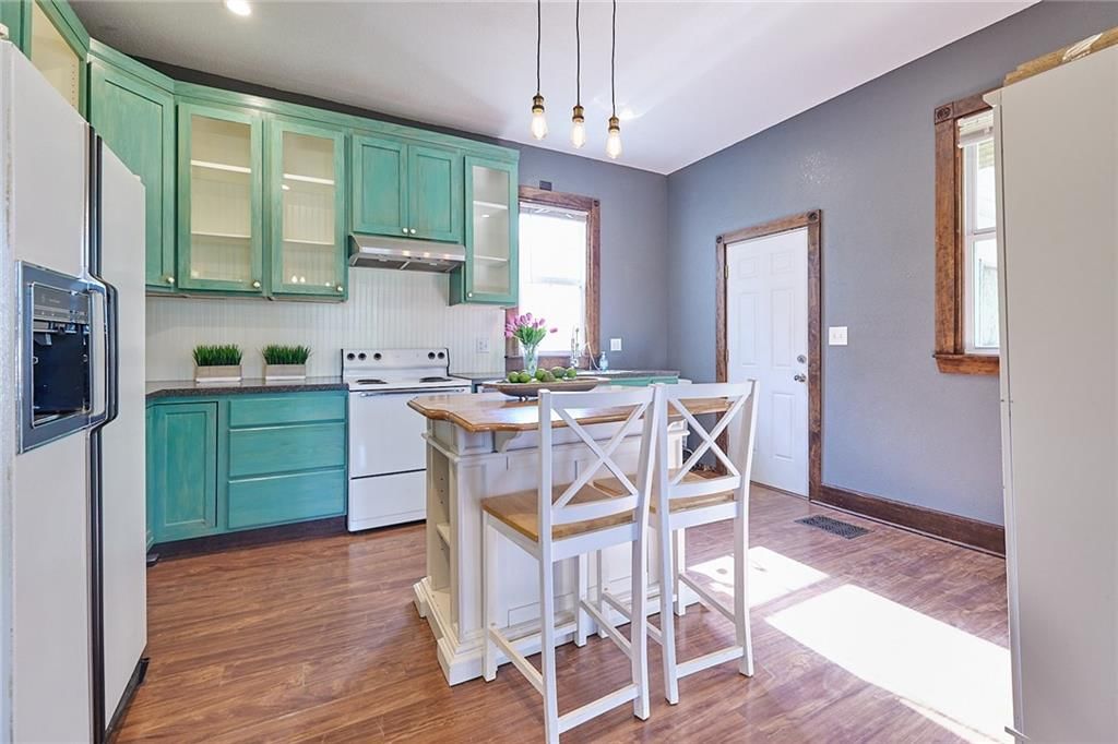 3220 Lexington Avenue — photo 11