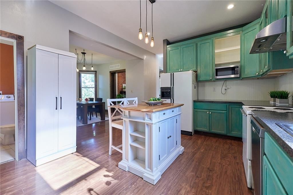 3220 Lexington Avenue — photo 13