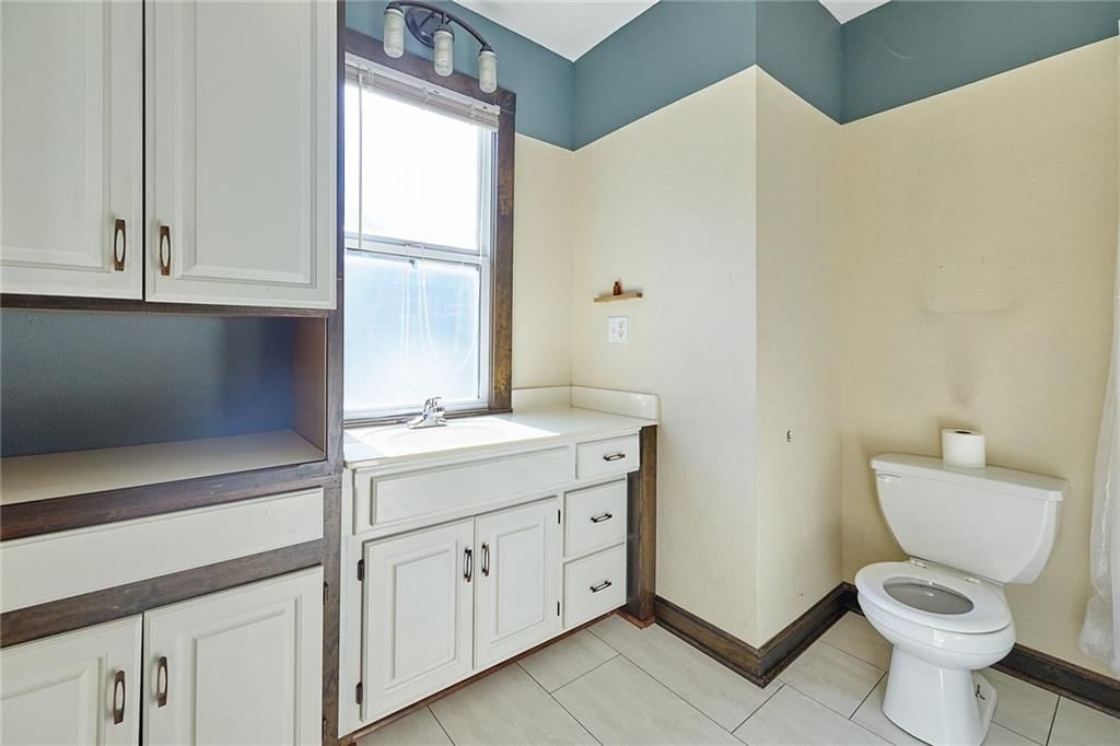 3220 Lexington Avenue — photo 23