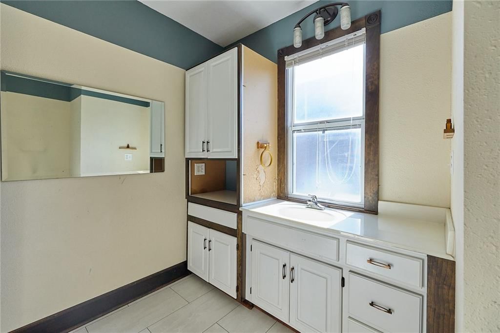 3220 Lexington Avenue — photo 25