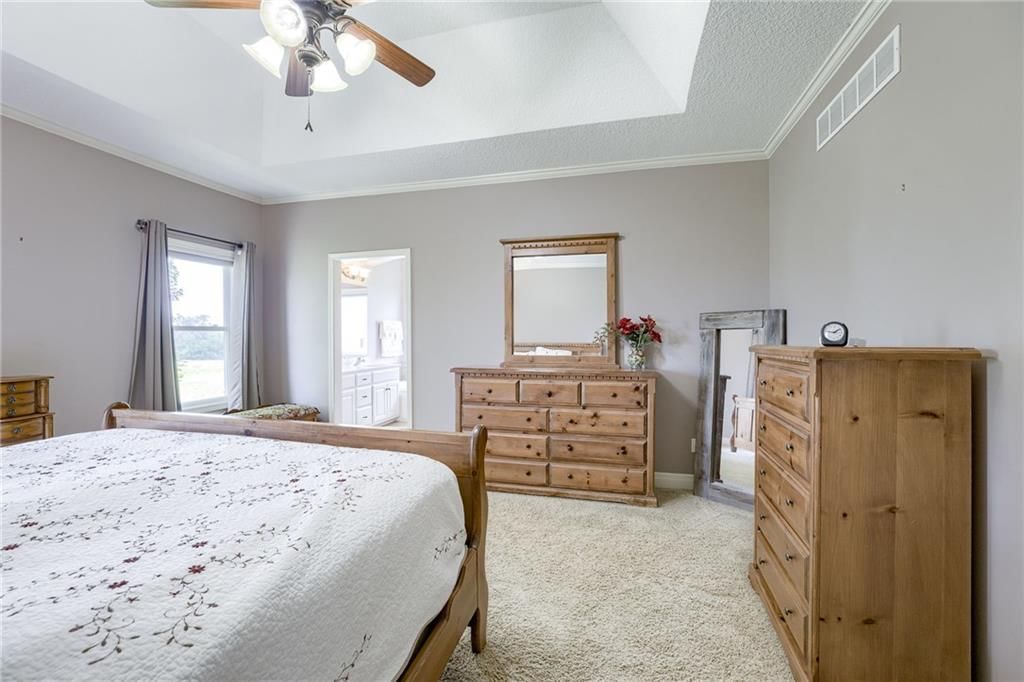 10704 Country Lane — photo 12
