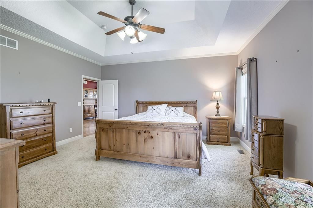 10704 Country Lane — photo 13