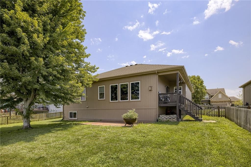 10704 Country Lane — photo 25