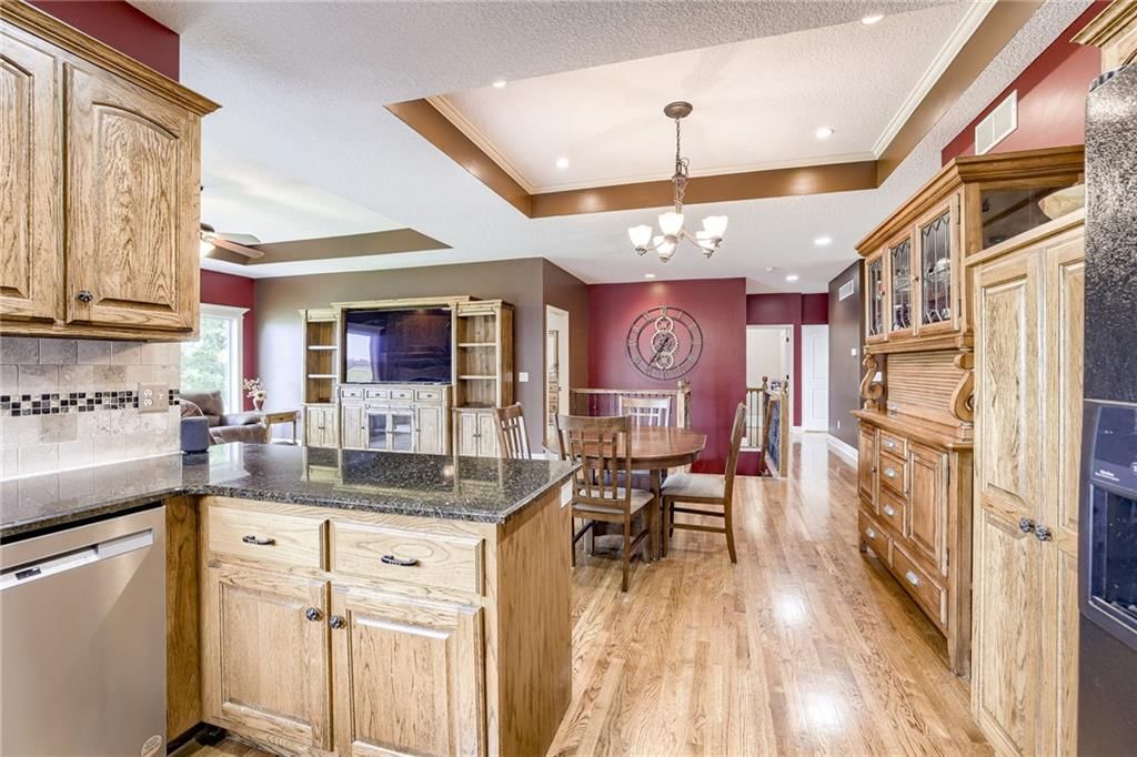 10704 Country Lane — photo 10