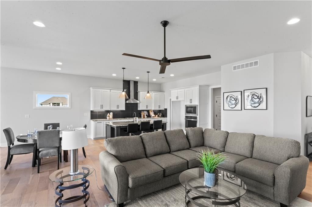 7100 NW Forest Lakes Drive — photo 9