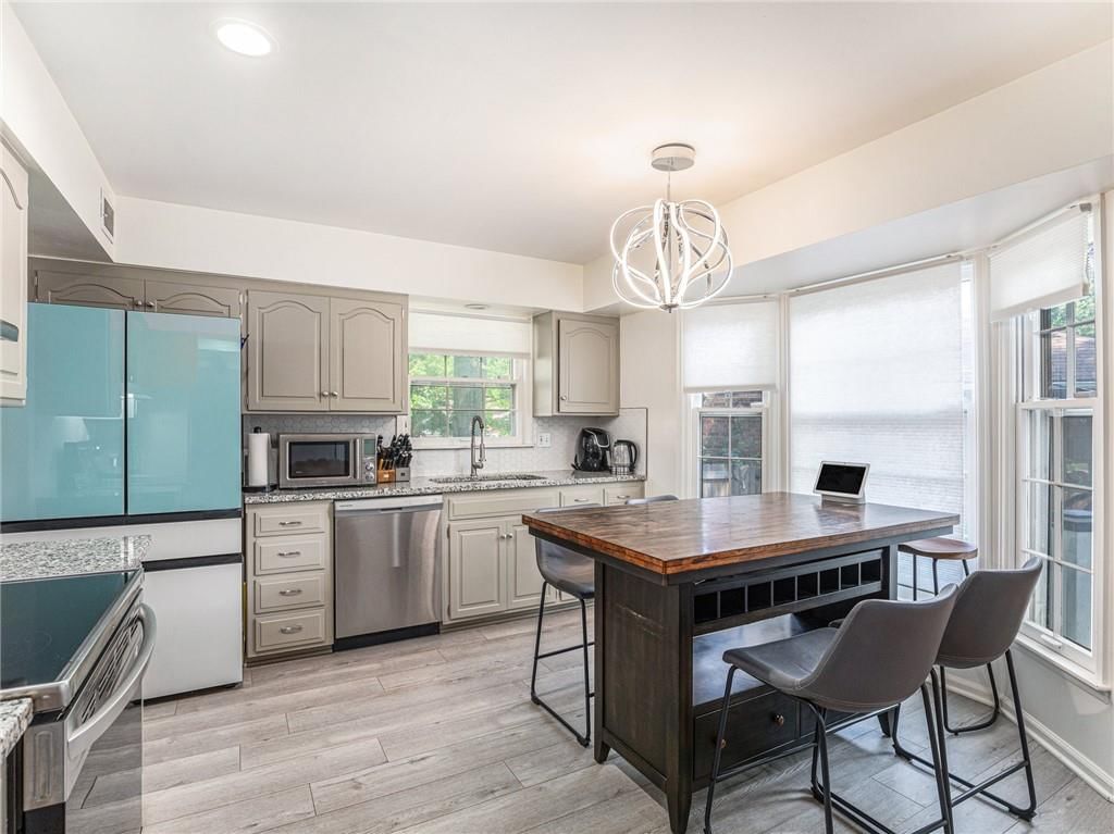 12917 Beacon Avenue — photo 13