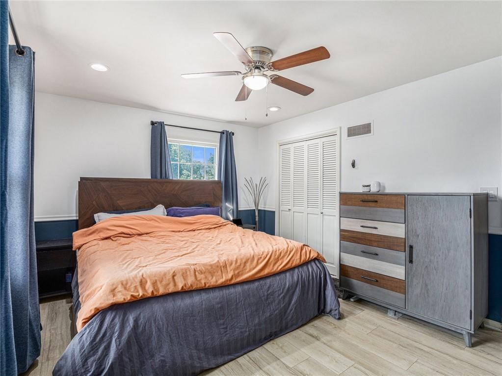 12917 Beacon Avenue — photo 16
