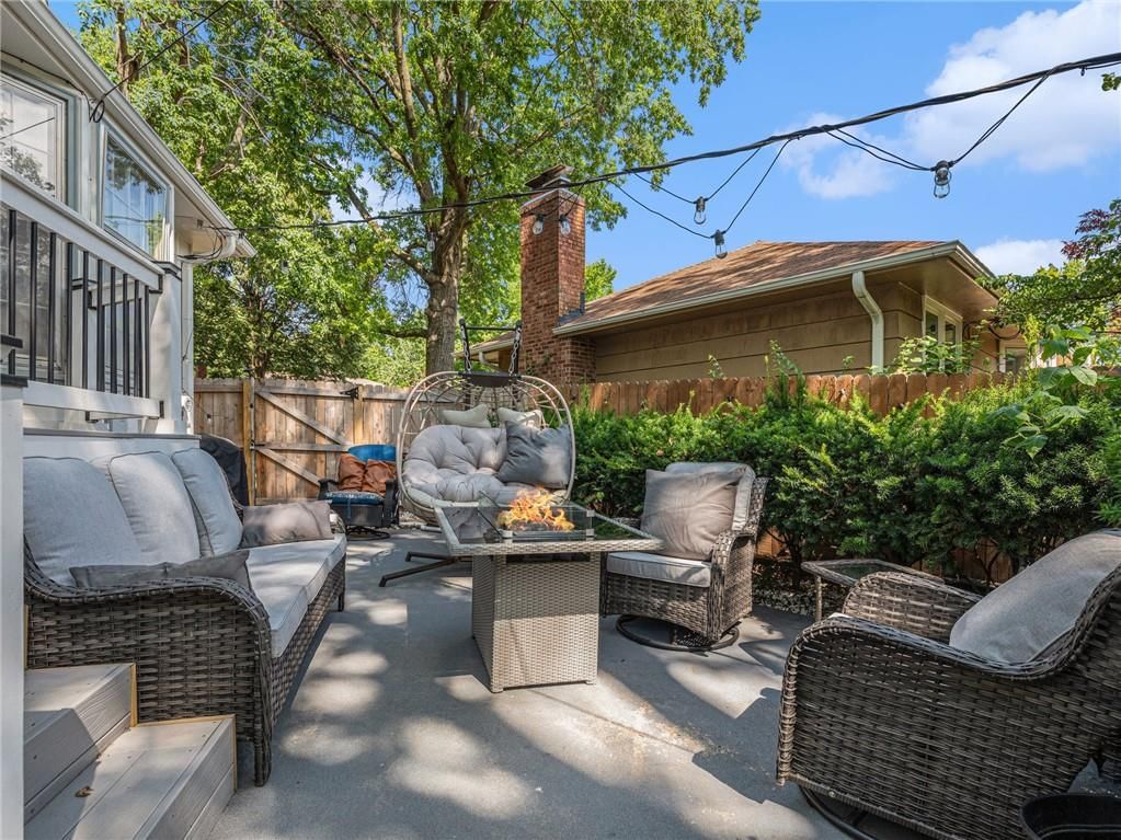 12917 Beacon Avenue — photo 30