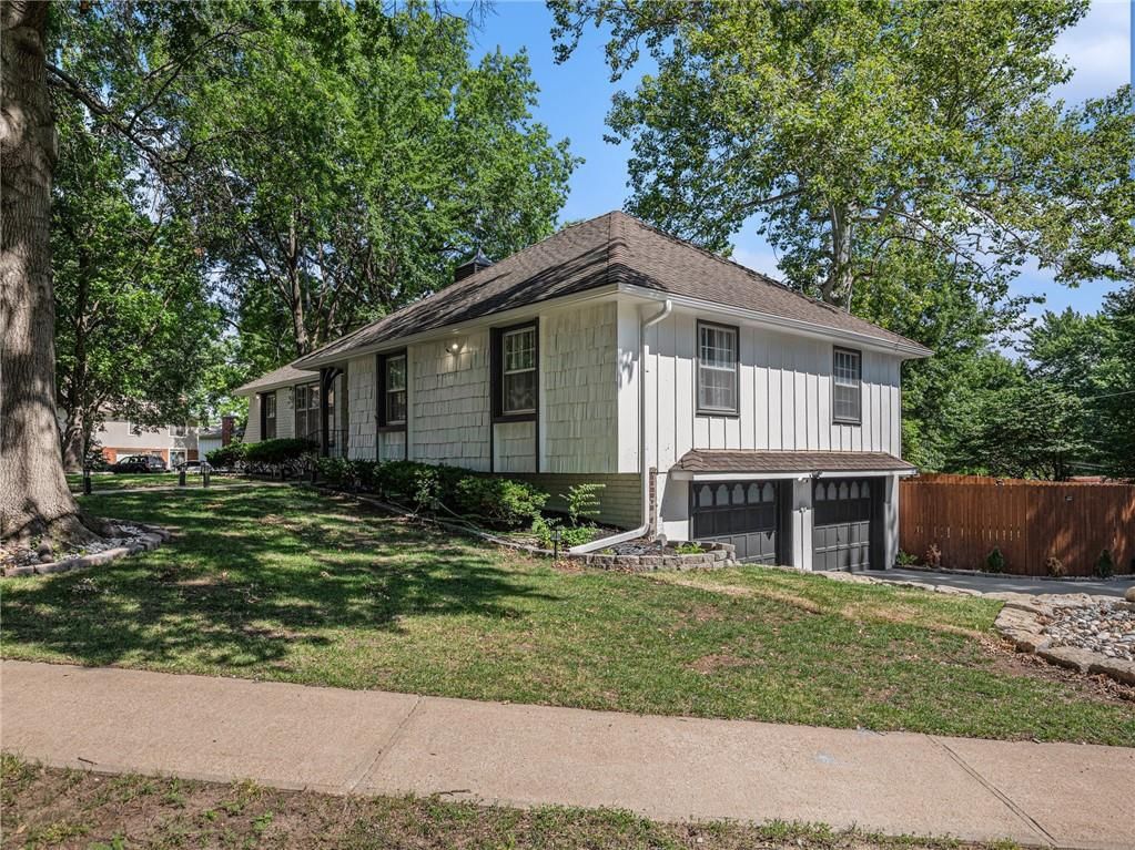 12917 Beacon Avenue — photo 34