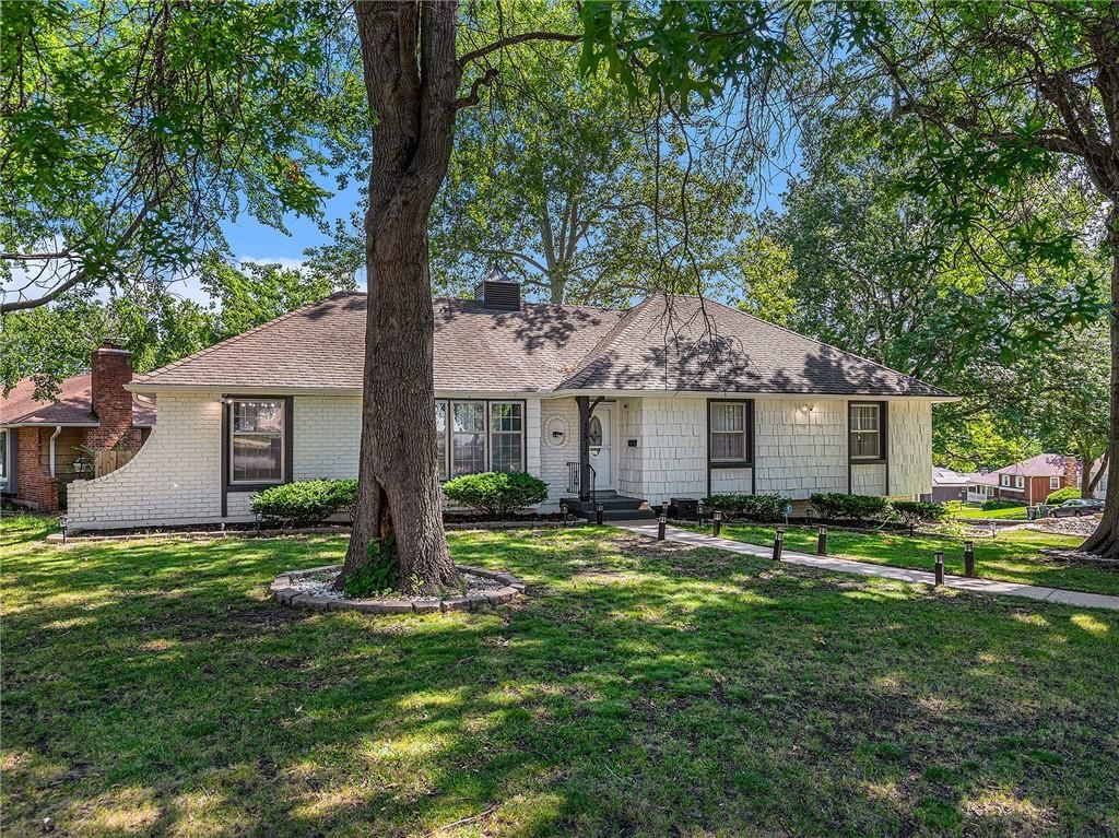 12917 Beacon Avenue — photo 36