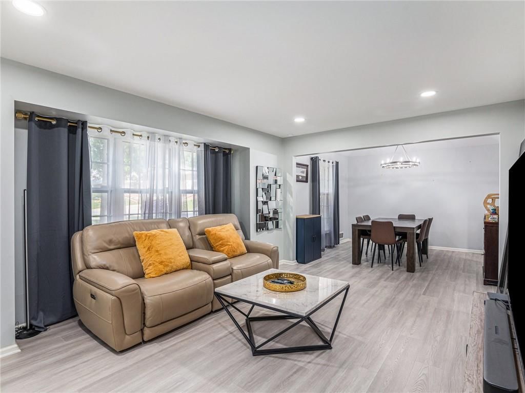 12917 Beacon Avenue — photo 8