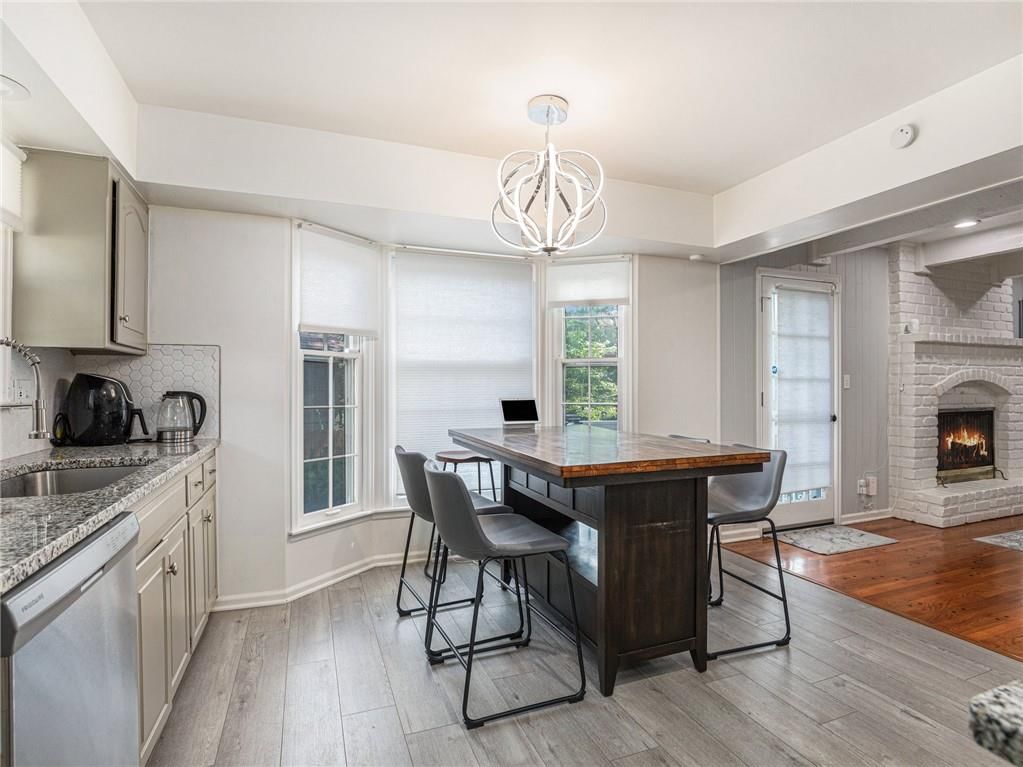 12917 Beacon Avenue — photo 10