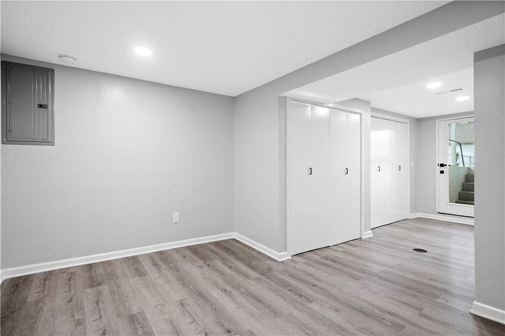 825 S PARK Avenue — photo 17