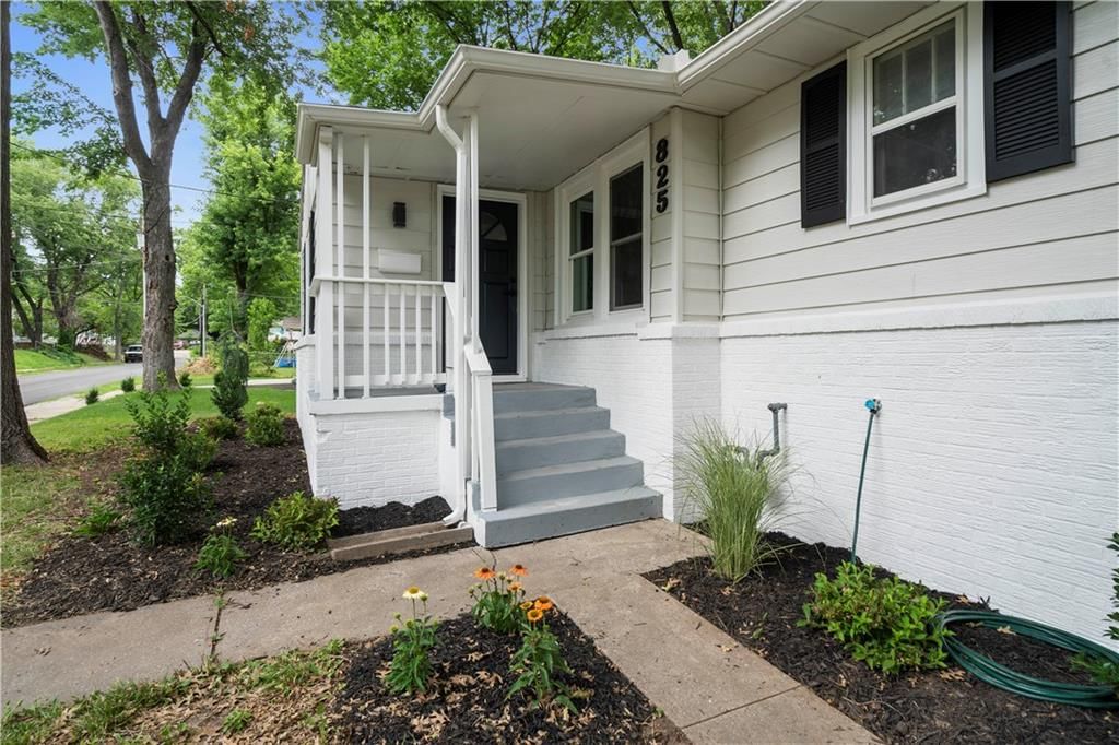 825 S PARK Avenue — photo 3