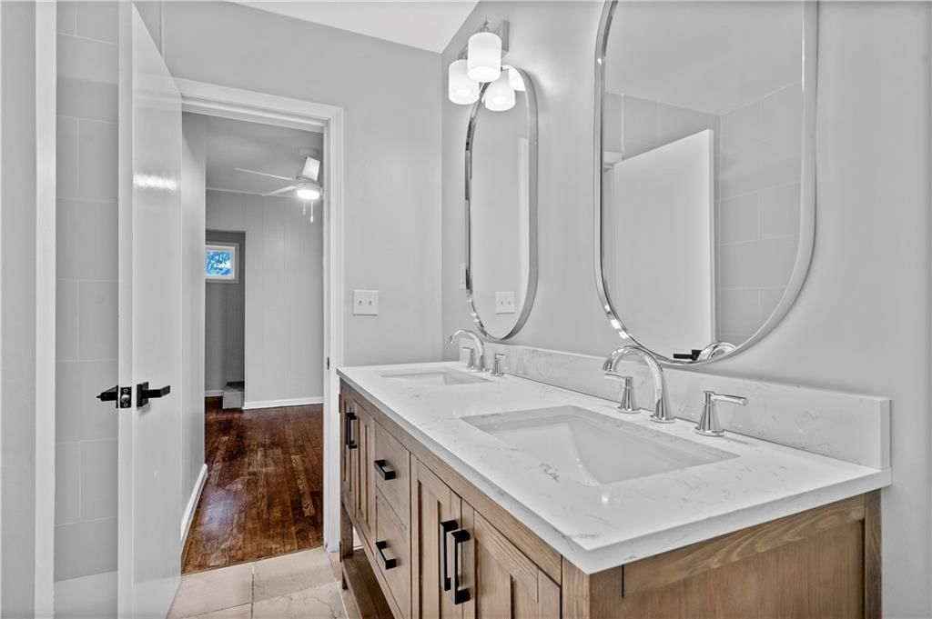825 S PARK Avenue — photo 8