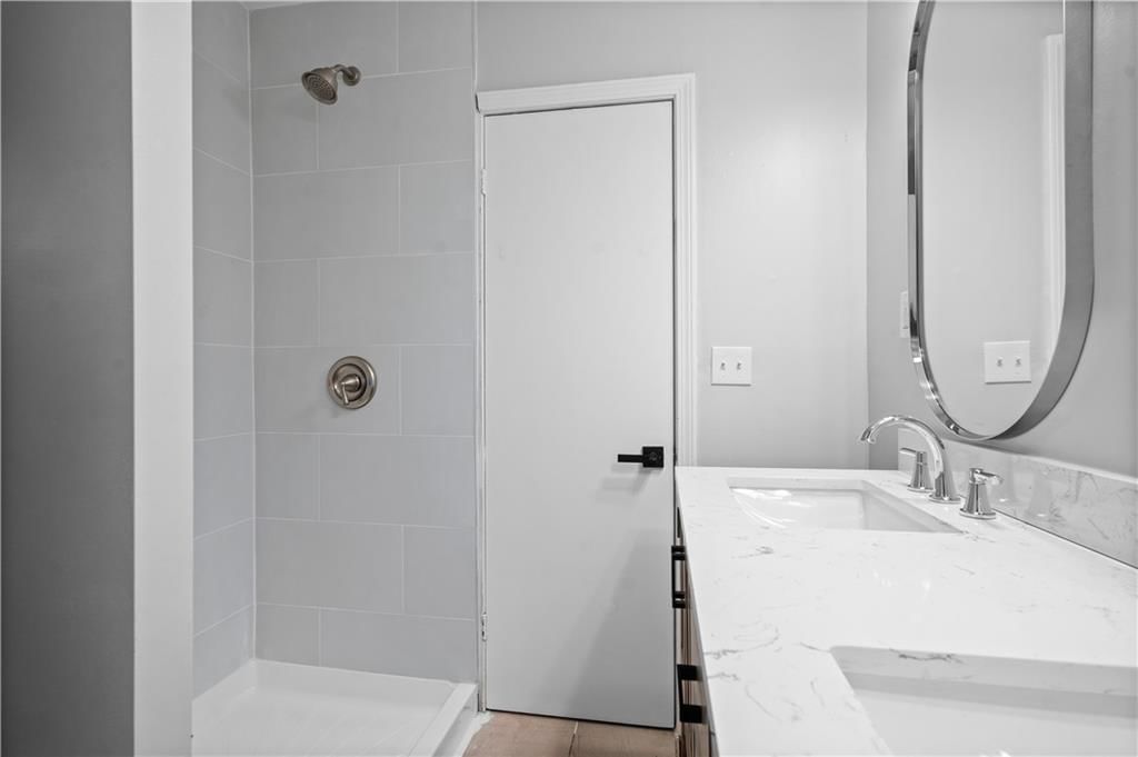 825 S PARK Avenue — photo 9