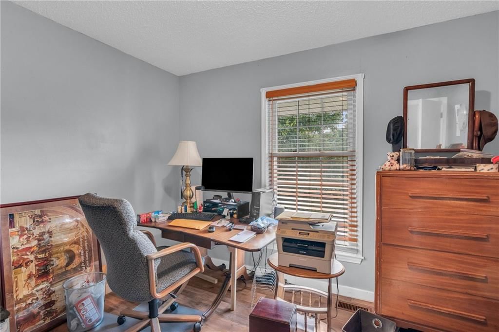 5813 NW Klamm Drive — photo 13